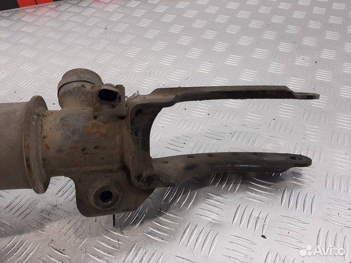 Стойка амортизатора переднего левого Volkswagen Touareg