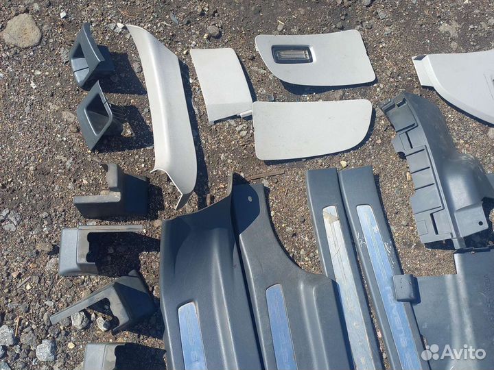 Пластик салона Субару трибека 2008г.в 3.6