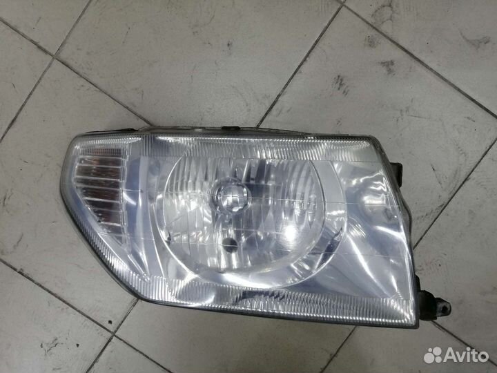 Фара правая mitsubishi pajero io