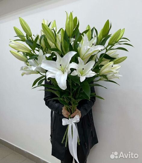 Лилии букет из лилий Омск доставка