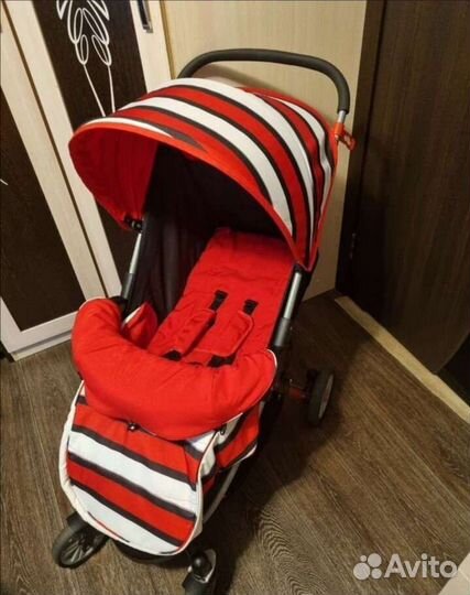 Прогулочная коляска