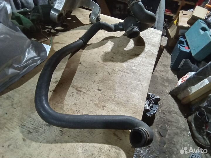 Патрубок системы охлаждения 1,6л Opel Meriva A