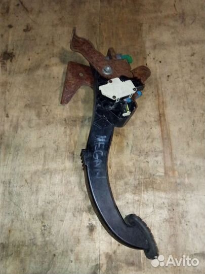 Renault Megane педаль газа