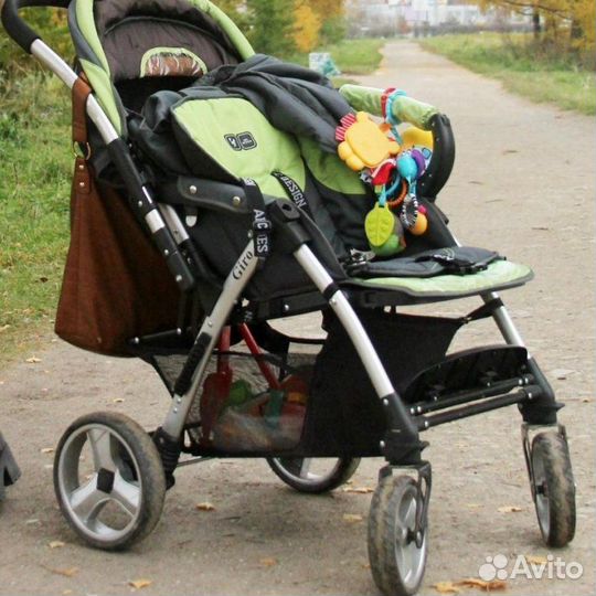 Удобная прогулочная коляска