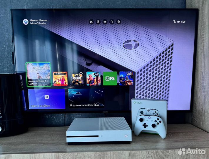 Xbox One S (1Tb) + игры