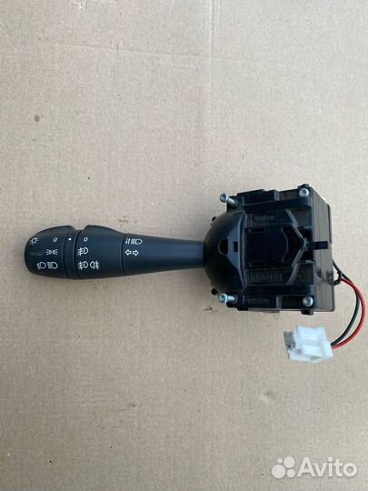 Подрулевой переключатель левый Renault Duster