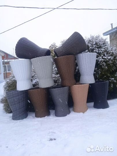 Вазоны для цветов из ротанга
