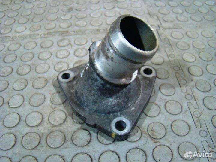 KIA Sportage 3 Крышка термостата