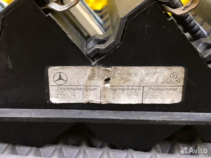 Блок предохранителей Mercedes-Benz S124 M102.982