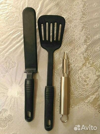 Столовые приборы, крышки для сковородок