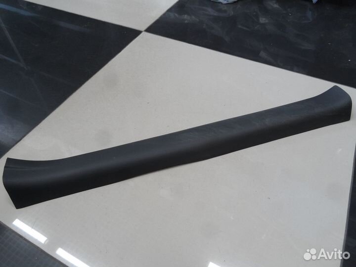 Накладка на порог передняя левая Toyota Prius