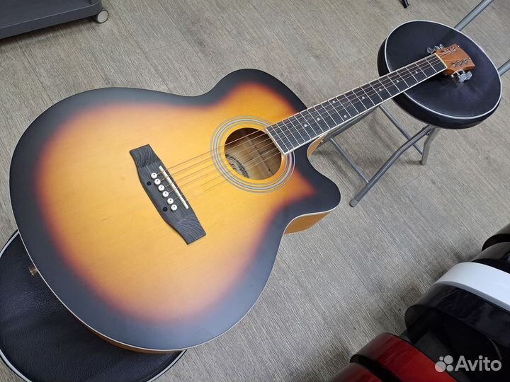 Гитара акустическая с металлическими струнами