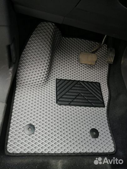 EVA автоковры 3Д с бортиками (HSV)