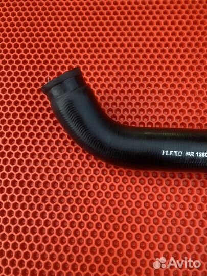 Патрубок верхний радиатора Mitsubishi Carisma