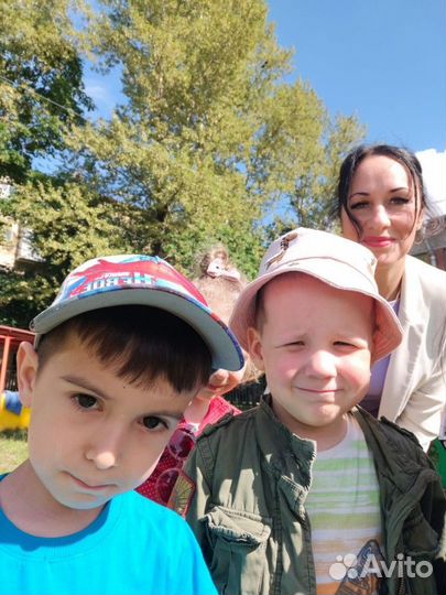 Желательно няней