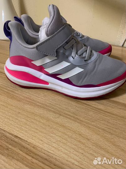 Кроссовки adidas на девочку 32