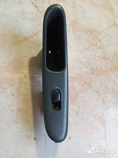 Кнопка стеклоподъемника двери передняя правая