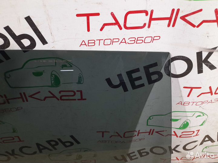 Cтекло задней правой двери Toyota Rav 4 XA50 19+