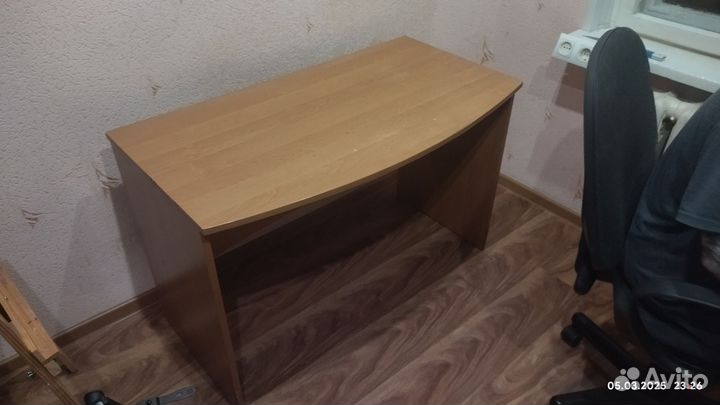 Стол письменный, компьютерный