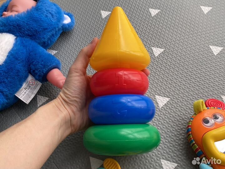 Развивающие игрушки для малышей пакетом