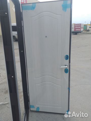Дверь входная металлическая бу