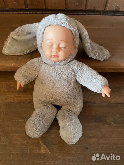 Кукла в костюме зайца