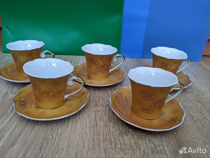 Чашки кофейные с блюдцами