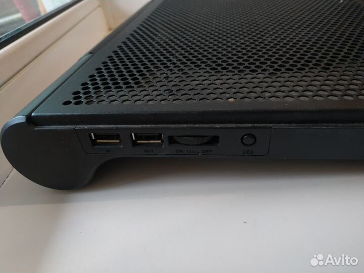 Продам подставку с вентиляторами для ноутбука