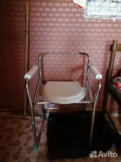 Санитарный стул туалет