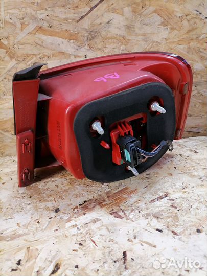 Фонарь левый Volkswagen Passat B6 sedan