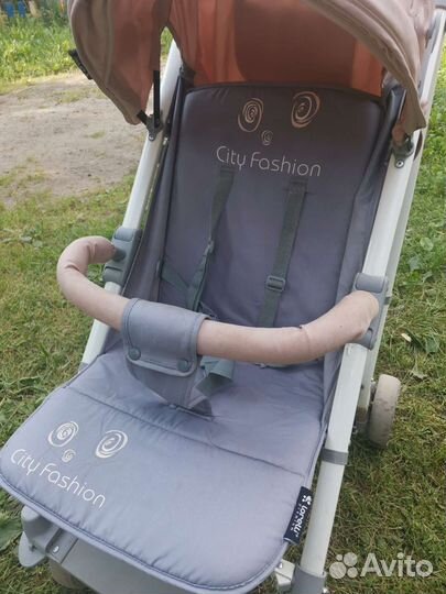 Коляска прогулочная
