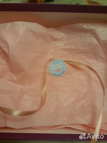 Коробки картонные с бумагой тишью