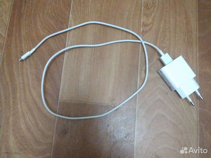 Зарядное устройство для телефона