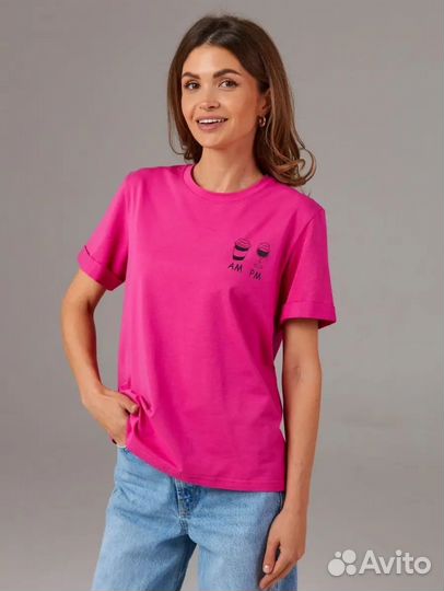 Новая. Женская футболка. 2 размера. S и М