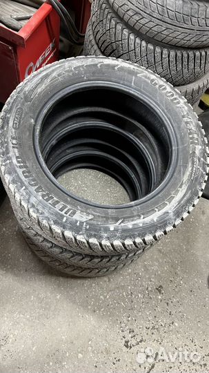 Goodyear Ultragrip Ice Arctic 215/65 R17 99T