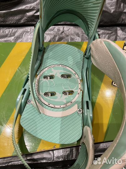 Сноуборд с креплениями и чехлом