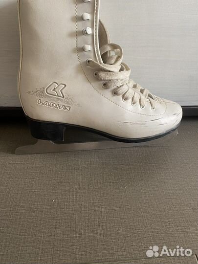 Женские фигурные коньки