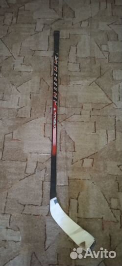 Клюшка для хоккея с шайбой. Дерево