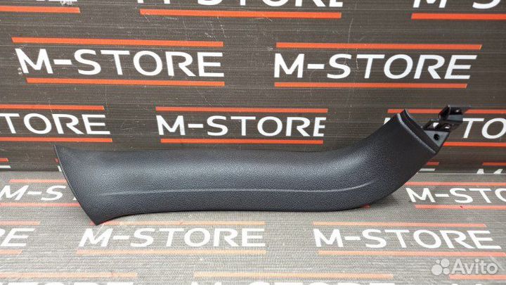 Обшивка двери багажника левая Audi Q7 4LB BHK 2008