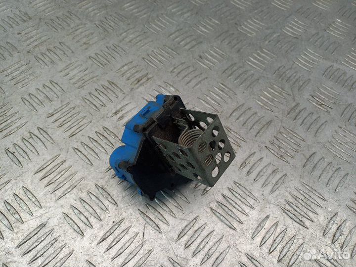 Резистор вентилятора охлаждения Peugeot 3008 1.6