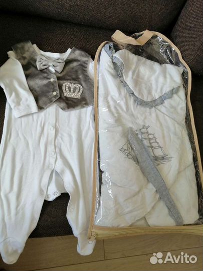 Комбинезон и конверт для выписку