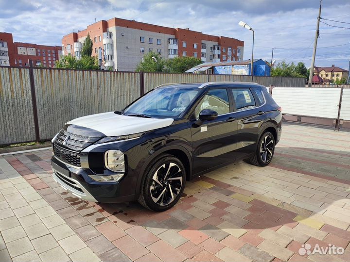 Mitsubishi Outlander, 2023