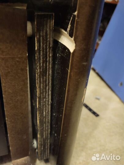 Детская кроватка с маятником