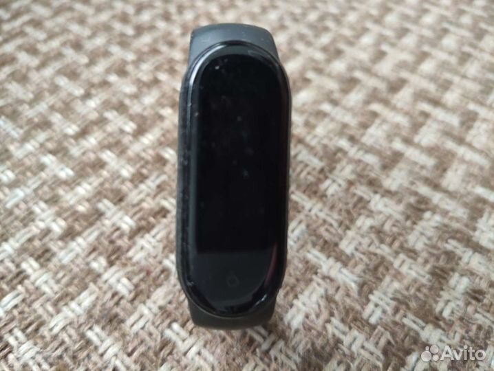 Умный браслет Xiaomi Mi Band 5