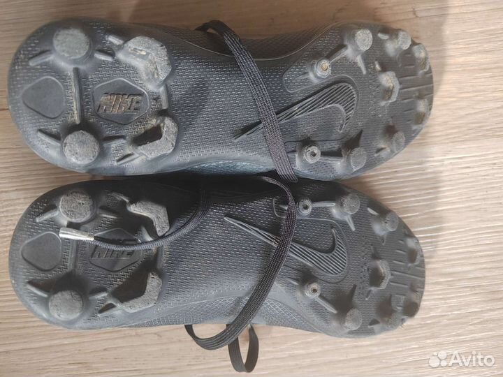 Футбольные бутсы Nike 33