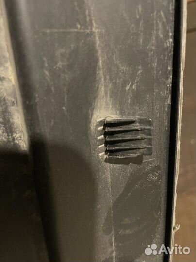 Накладка задней левой двери Touareg nf