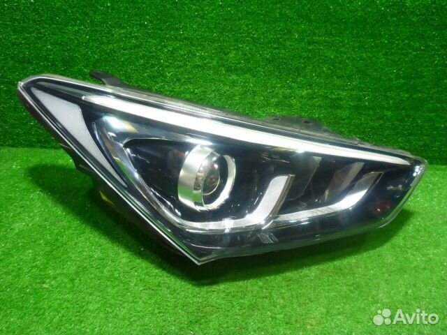 Фара правая Hyundai Santa Fe с 2012г