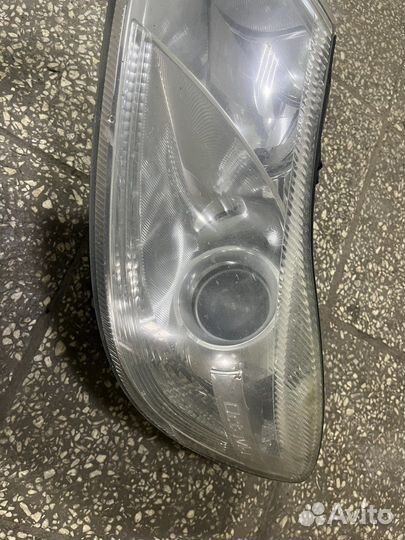 Фара передняя правая Skoda Octavia