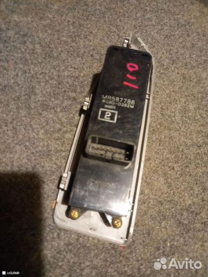 Блок упр. стеклоподьемниками на mitsubishi colt Z2