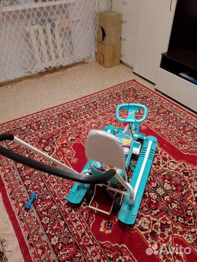 Детский снегокат с ручкой и колесами